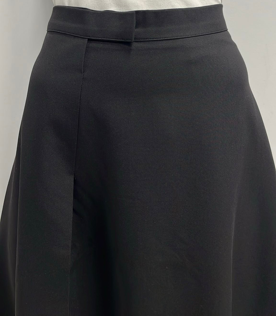 HONEYSEED FRONT TAB SKIRT-MIDI BLACK