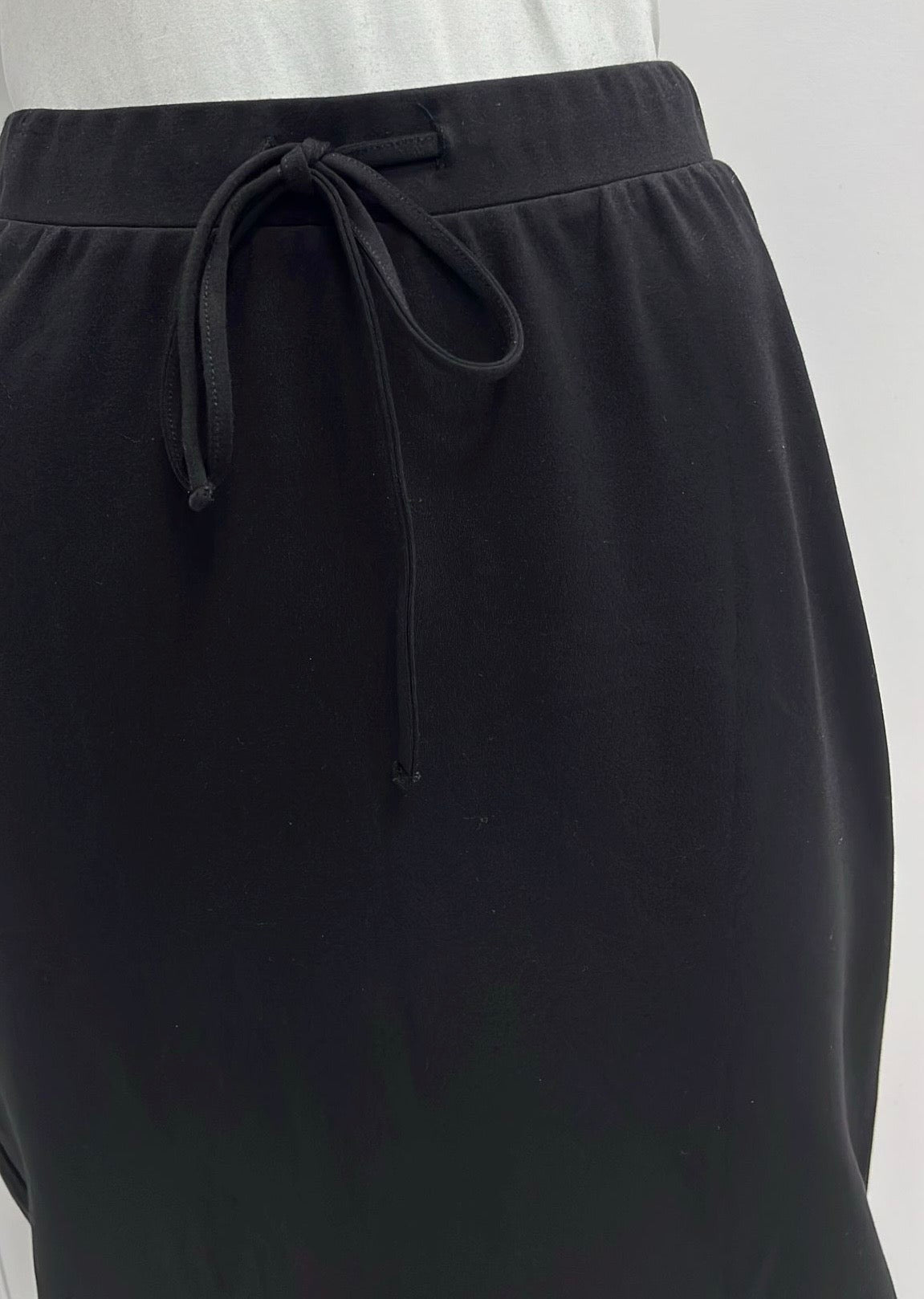 MYSTERY DRAW STRING PONTE SKIRT-MIDI BLACK