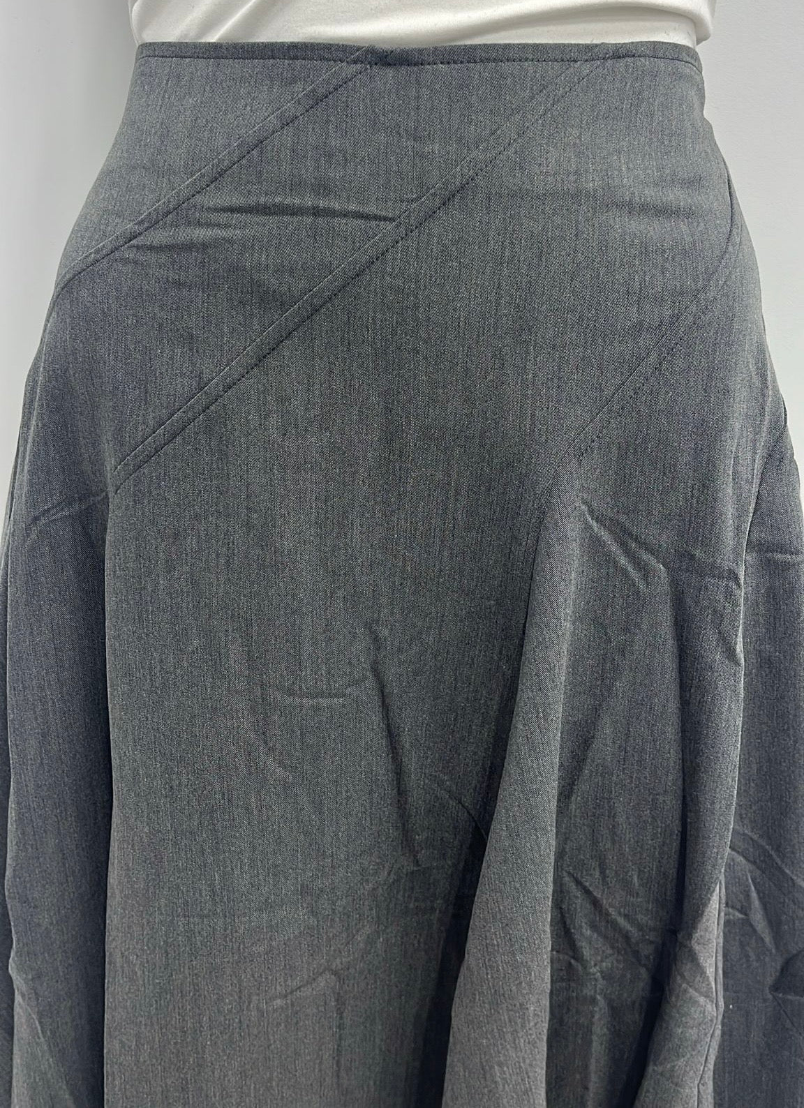 BEIGE WOOLY FINISH FLAIRY SKIRT W DIAGONAL SEAMS-MIDI GREY