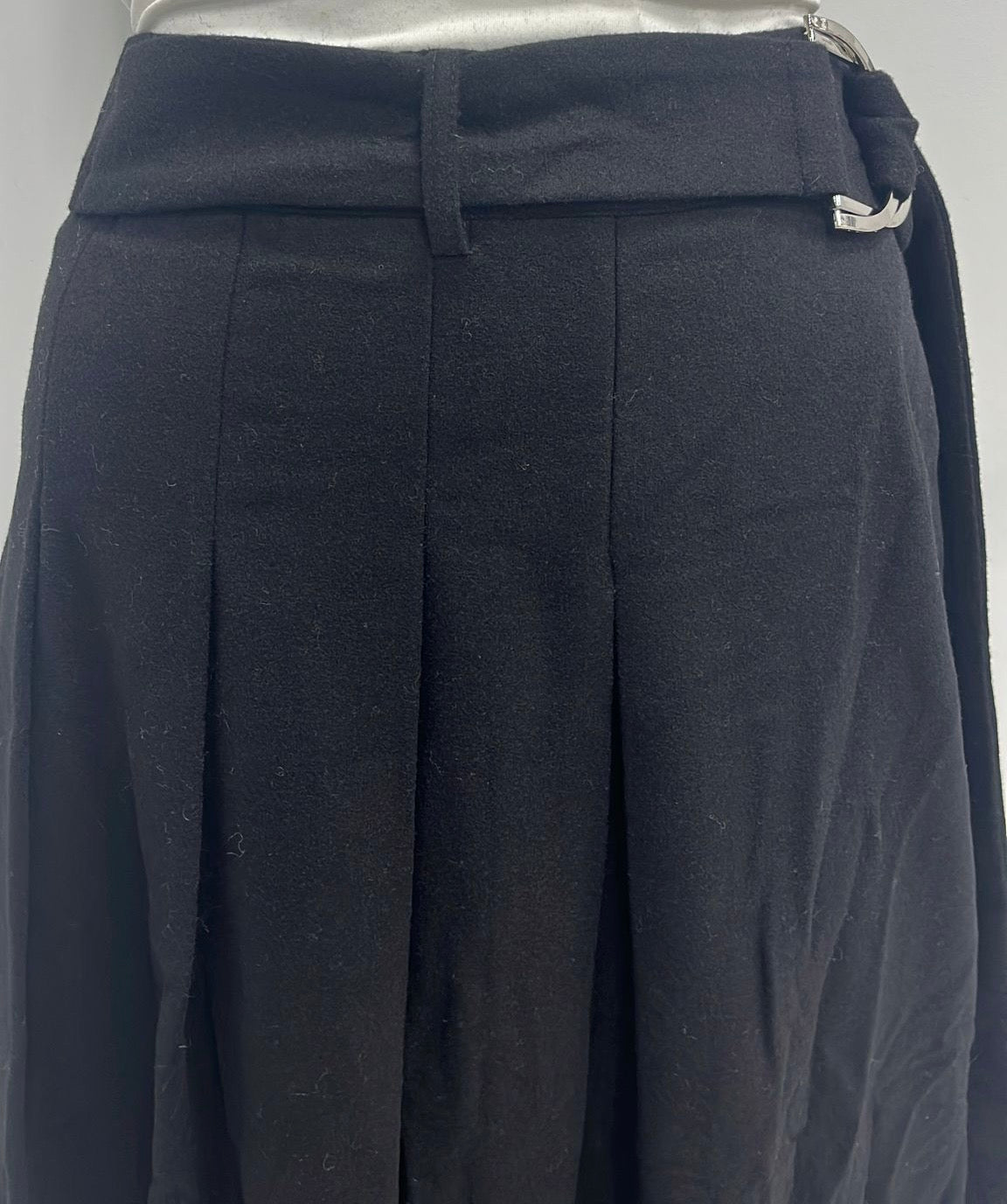 BEIGE WOOL PLEATED SKIRT W BELT-MIDI BLACK