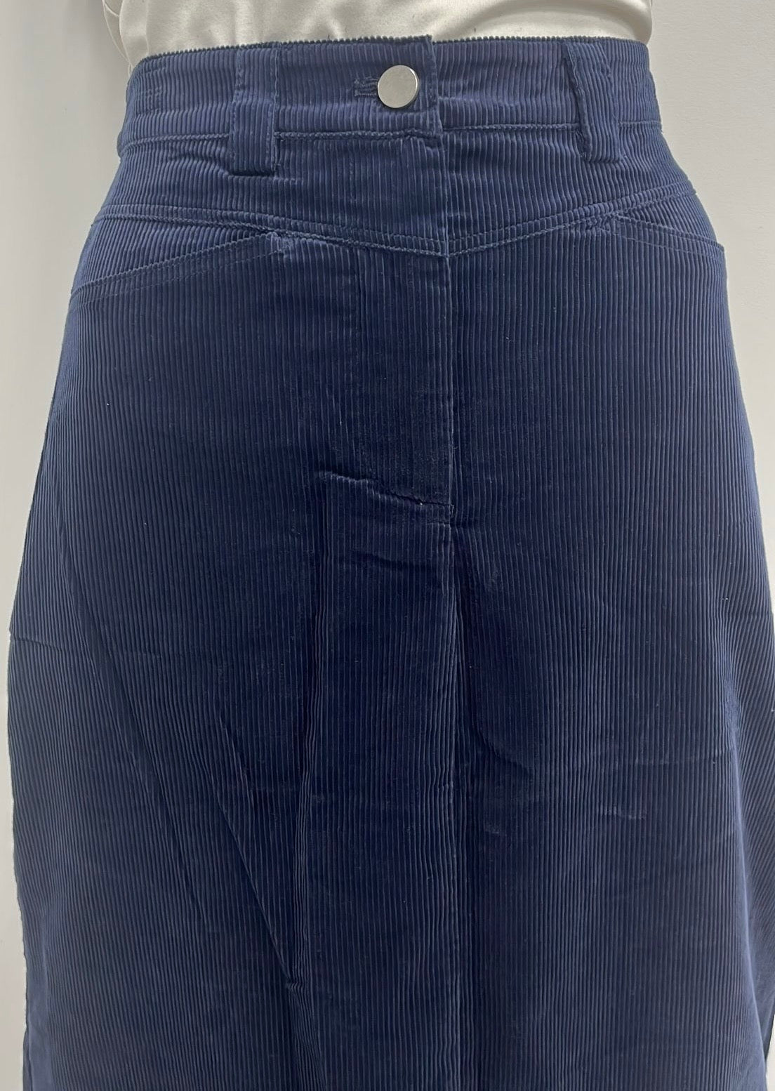 LATI TUDE CORDUROY SKIRT W FRONT POCKETS-MIDI NAVY