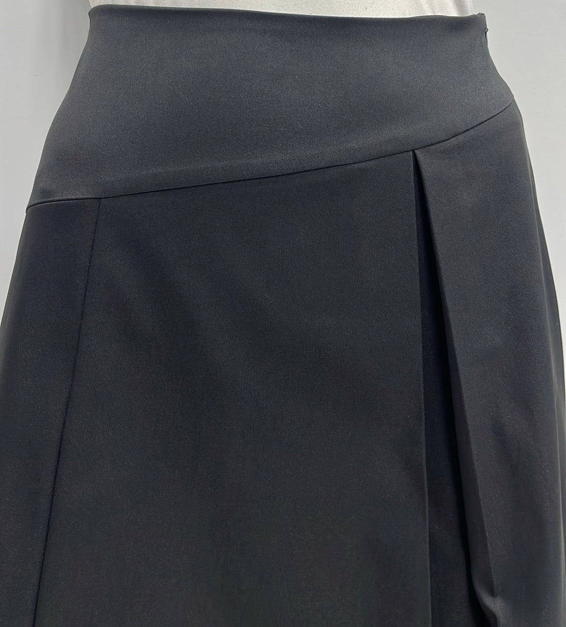 YAL NEW YORK TAFETTA  A-LINE SKIRT W ONE INSERT PLEAT-MIDI BLACK