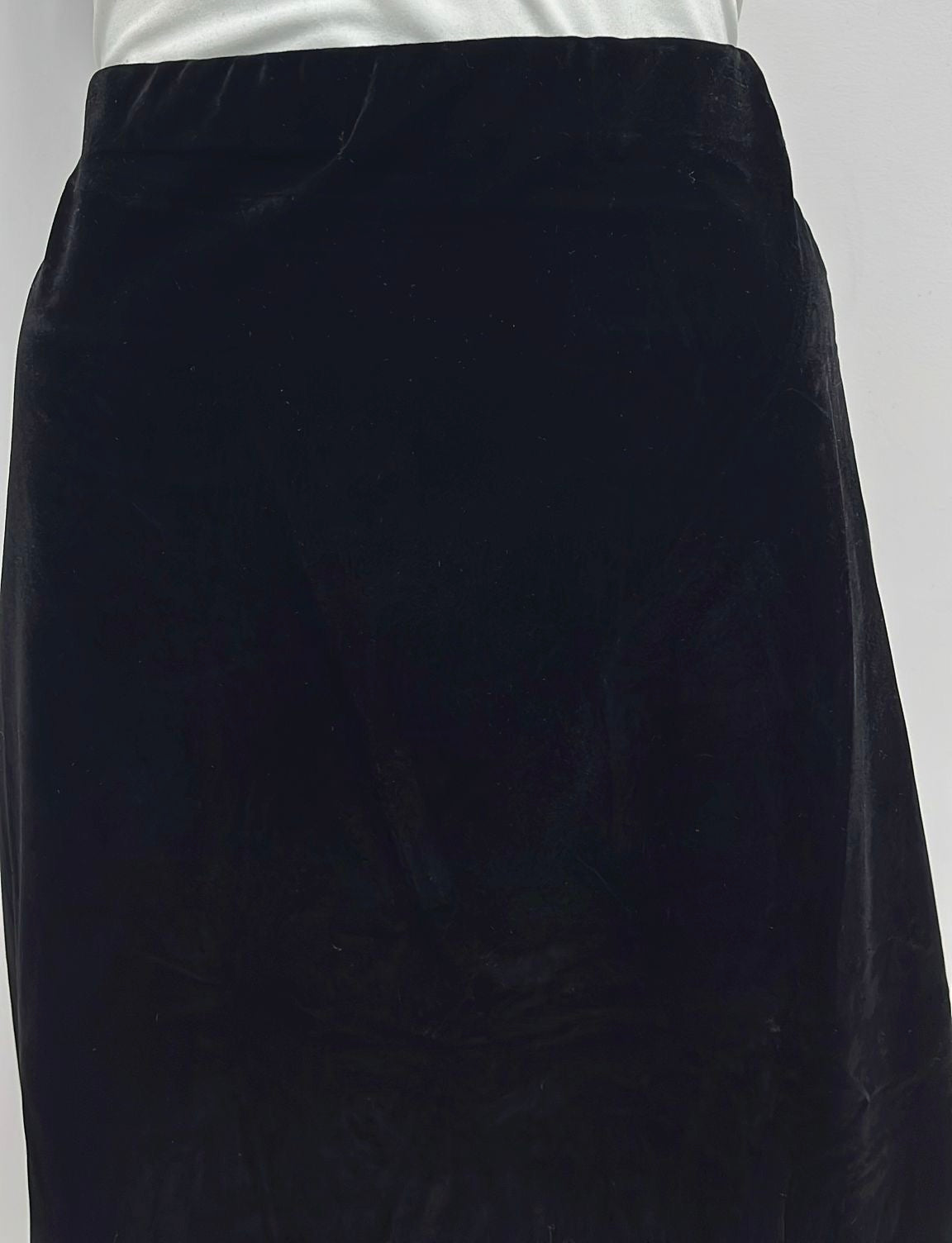 LATI TUDE VELVET A-LINE SKIRT-MIDI BLACK