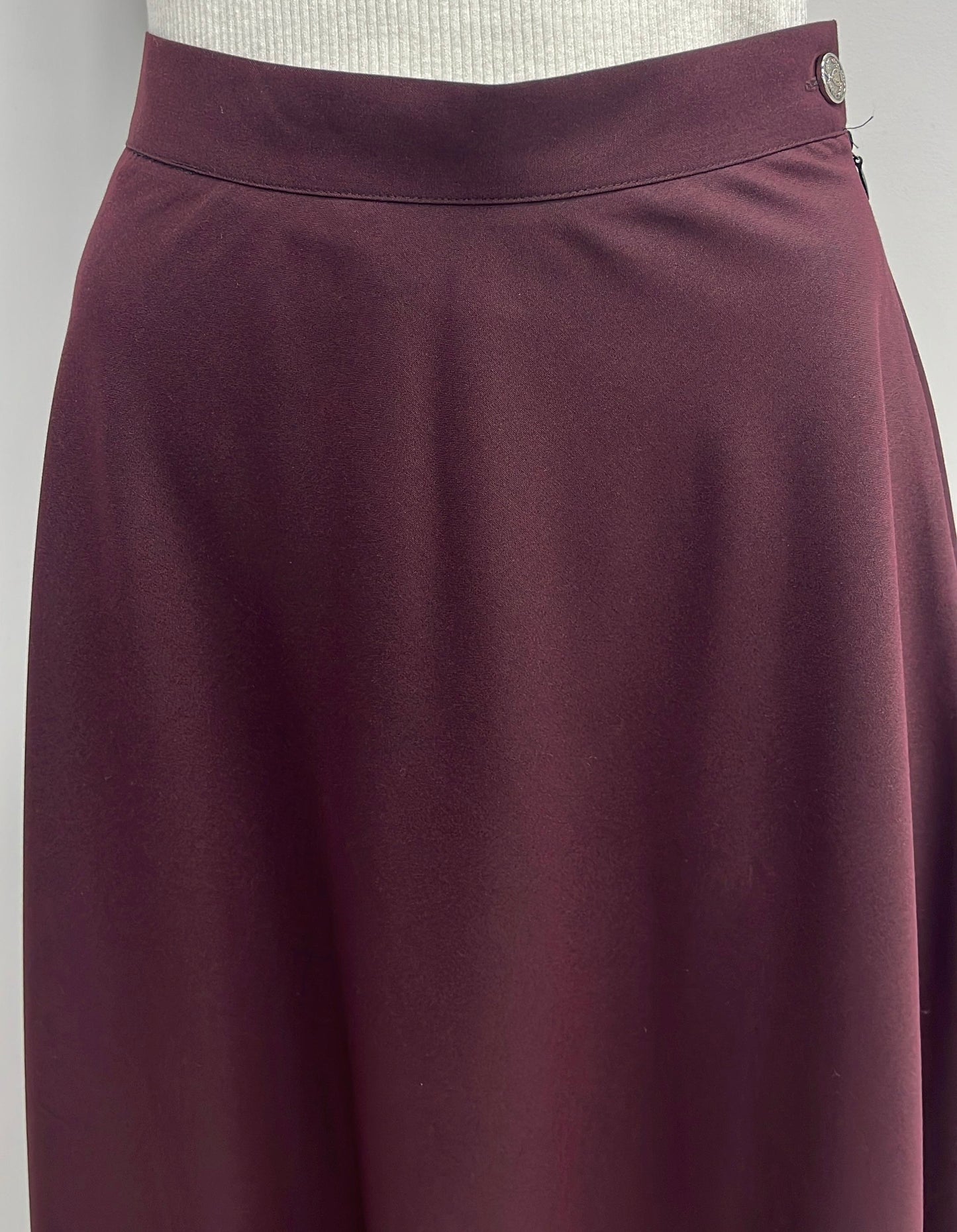 WEAR AND FLAIR BASIC NEW FLAIRY SKIRT W SIDE BUTTON-MIDI BURGUNDY