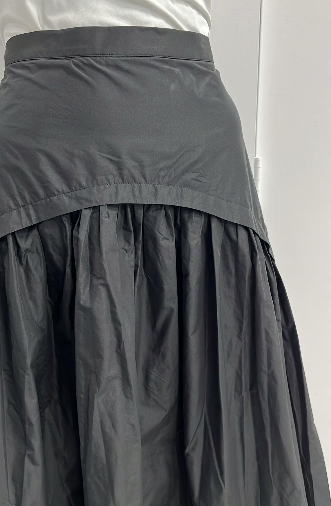BARELLI GATHERED TAFETTA SKIRT W FASHION YOKE-MIDI BLACK