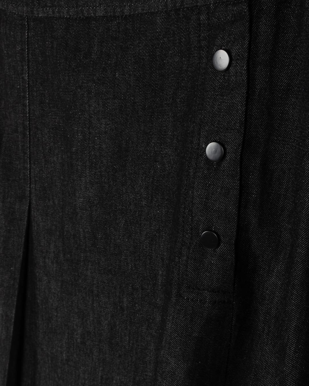 SLATE STITCHED DETAIL SKIRT W SIDE BUTTONS-MIDI BLACK DENIM