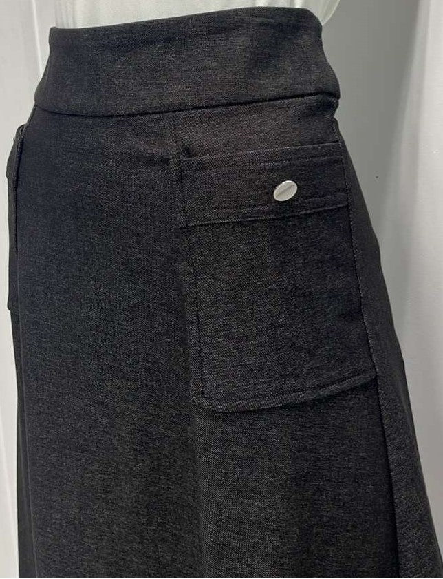 MYSTERY A-LINE SKIRT W FRONT POCKETS & BUTTON-MIDI BLACK DENIM