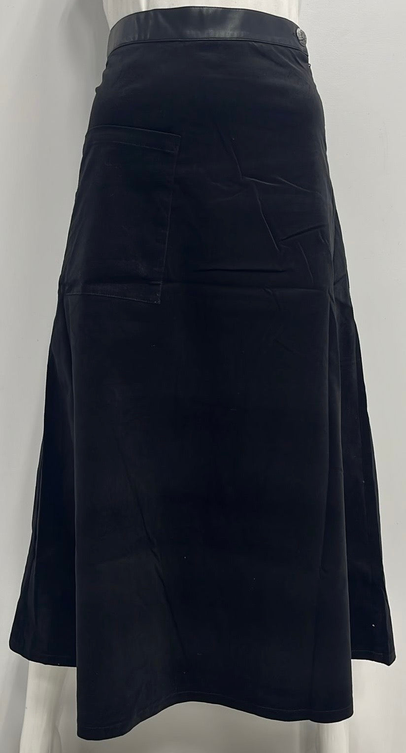 FAVES CORDUROY A-LINE SKIRT W ONE FRONT POCKET-MIDI BLACK