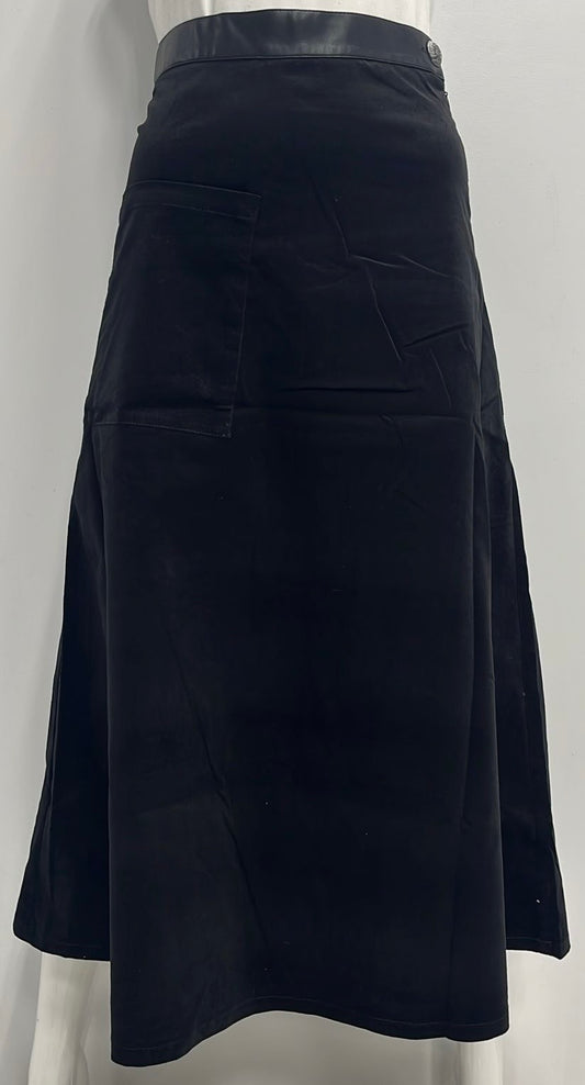 FAVES CORDUROY A-LINE SKIRT W ONE FRONT POCKET-MIDI BLACK