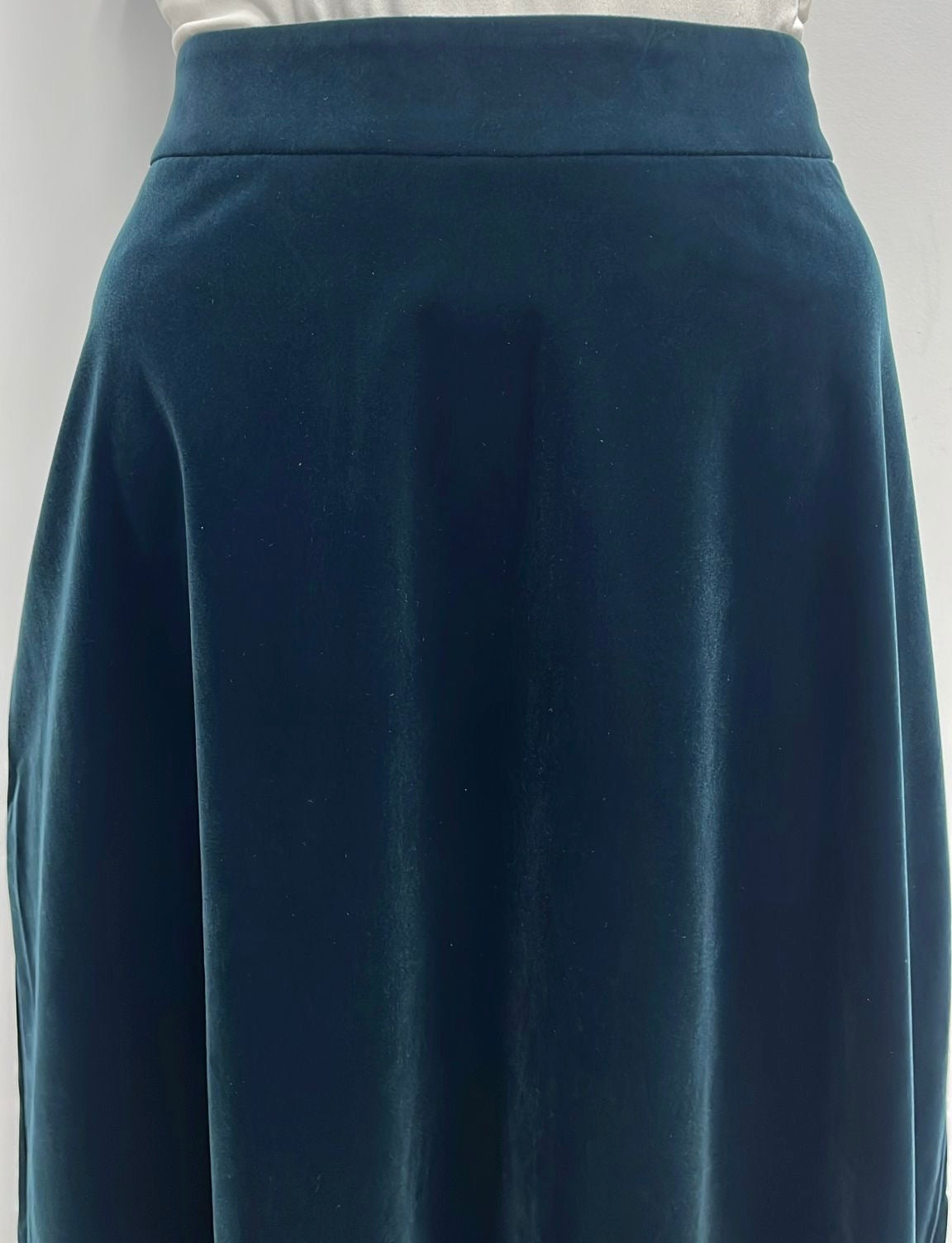 EDIT A-LINE VELVET SKIRT-MIDI GREEN