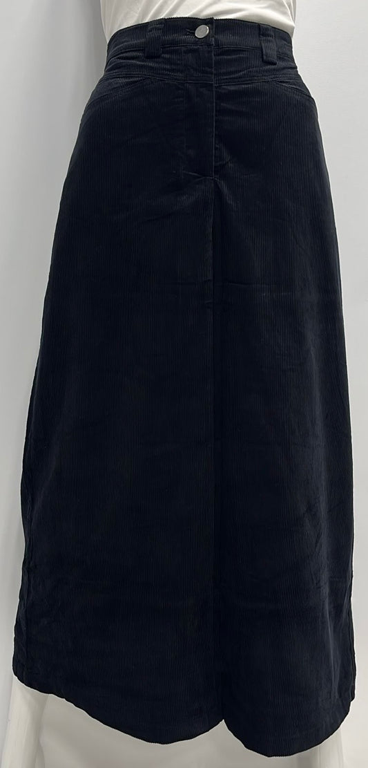 LATI TUDE CORDUROY SKIRT W FRONT POCKETS-MIDI BLACK