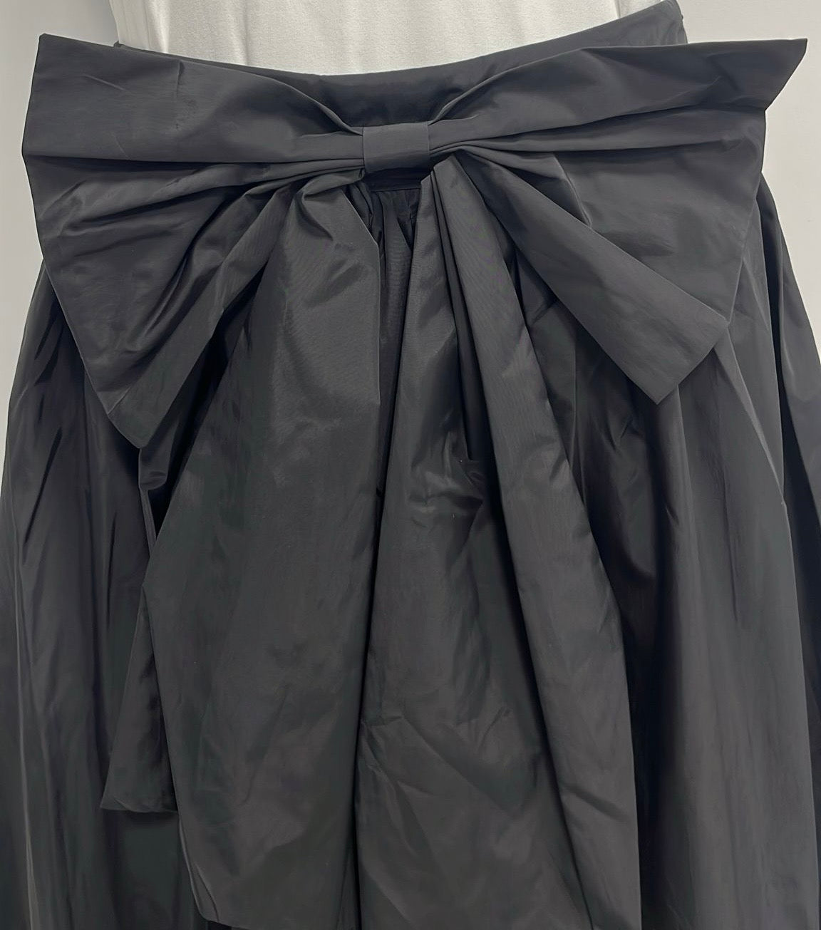 PEODE DESIGN TAFETTA SKIRT W BOW-MIDI BLACK