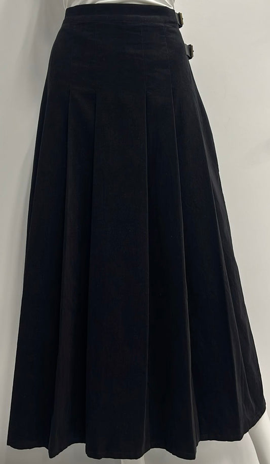 HONEYSEED SIDE BUCKLE CORDUROY PLEATED SKIRT-MIDI BLACK