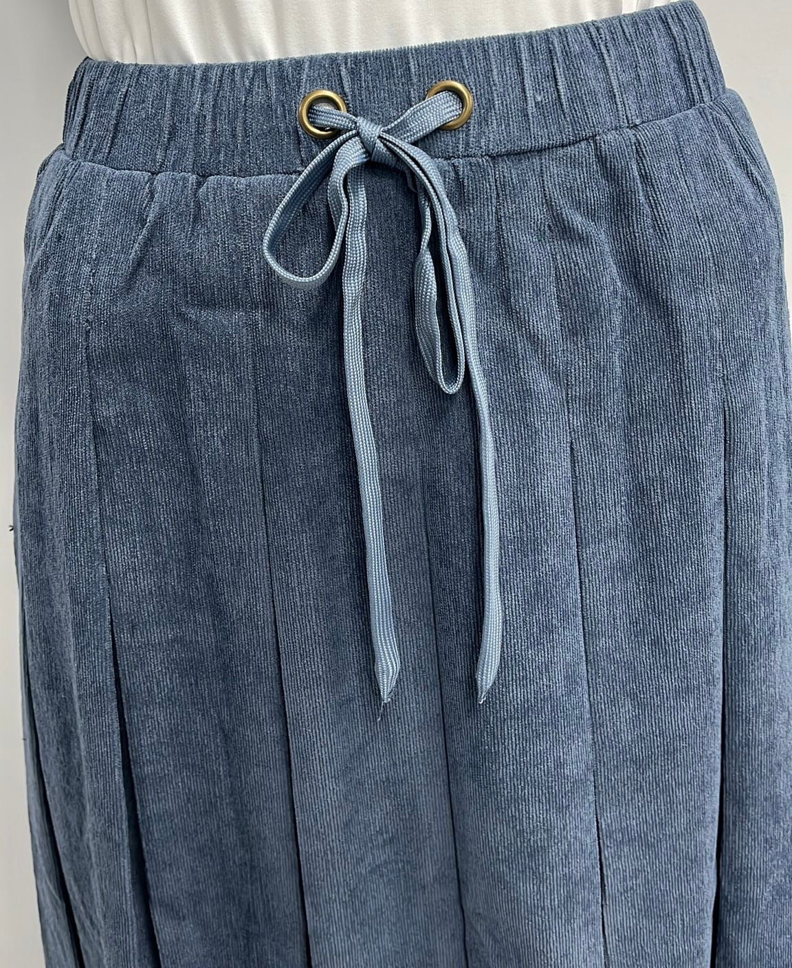 SCIACCA CORDUROY BOX PLEATED SKIRT-MIDI BLUE