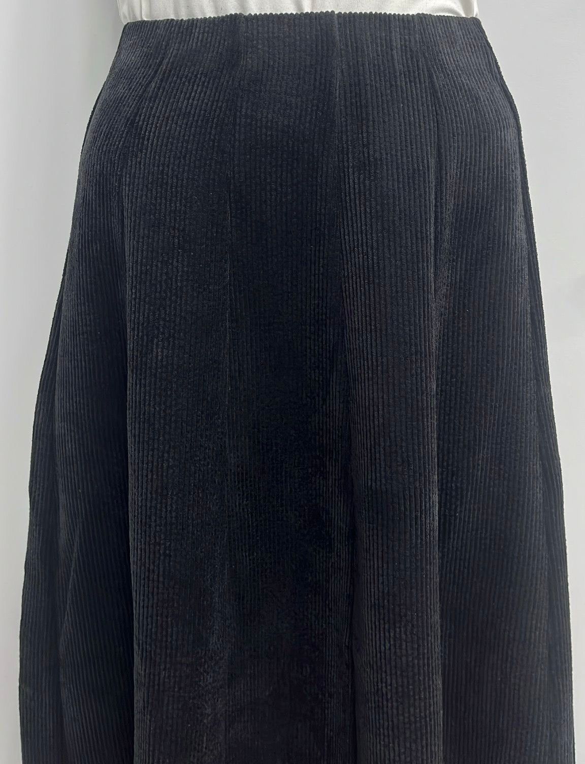 ALINE APPAREL PANELED CORDUROY SKIRT-MIDI BLACK