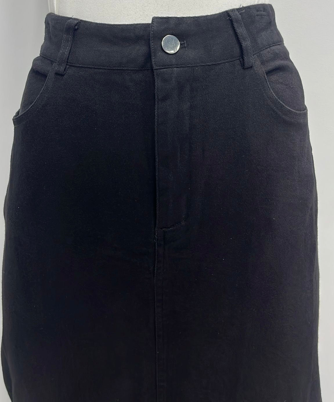 SLATE STRAIGHT SKIRT- W POCKETS-MIDI BLACK