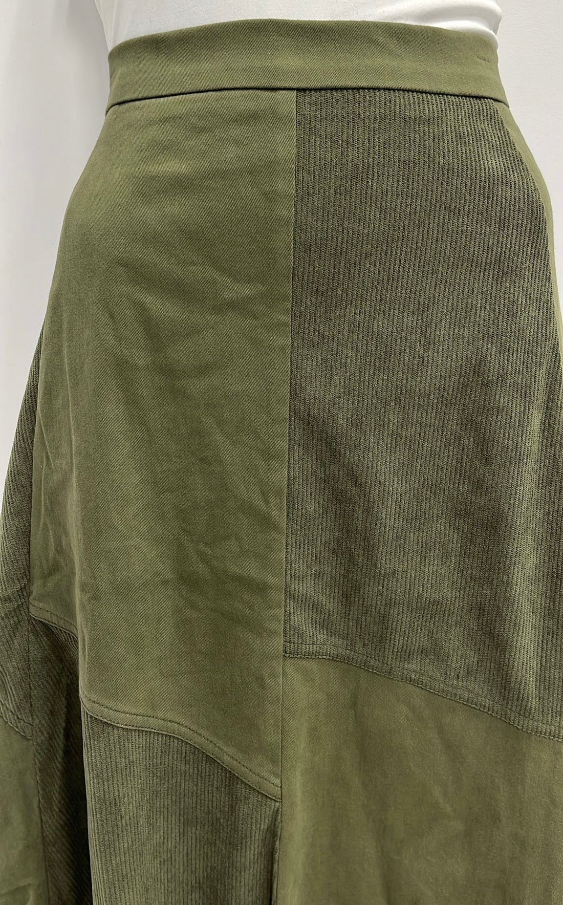 STATIC GEOMETRIC CORDUROY COMBO SKIRT-MIDI OLIVE
