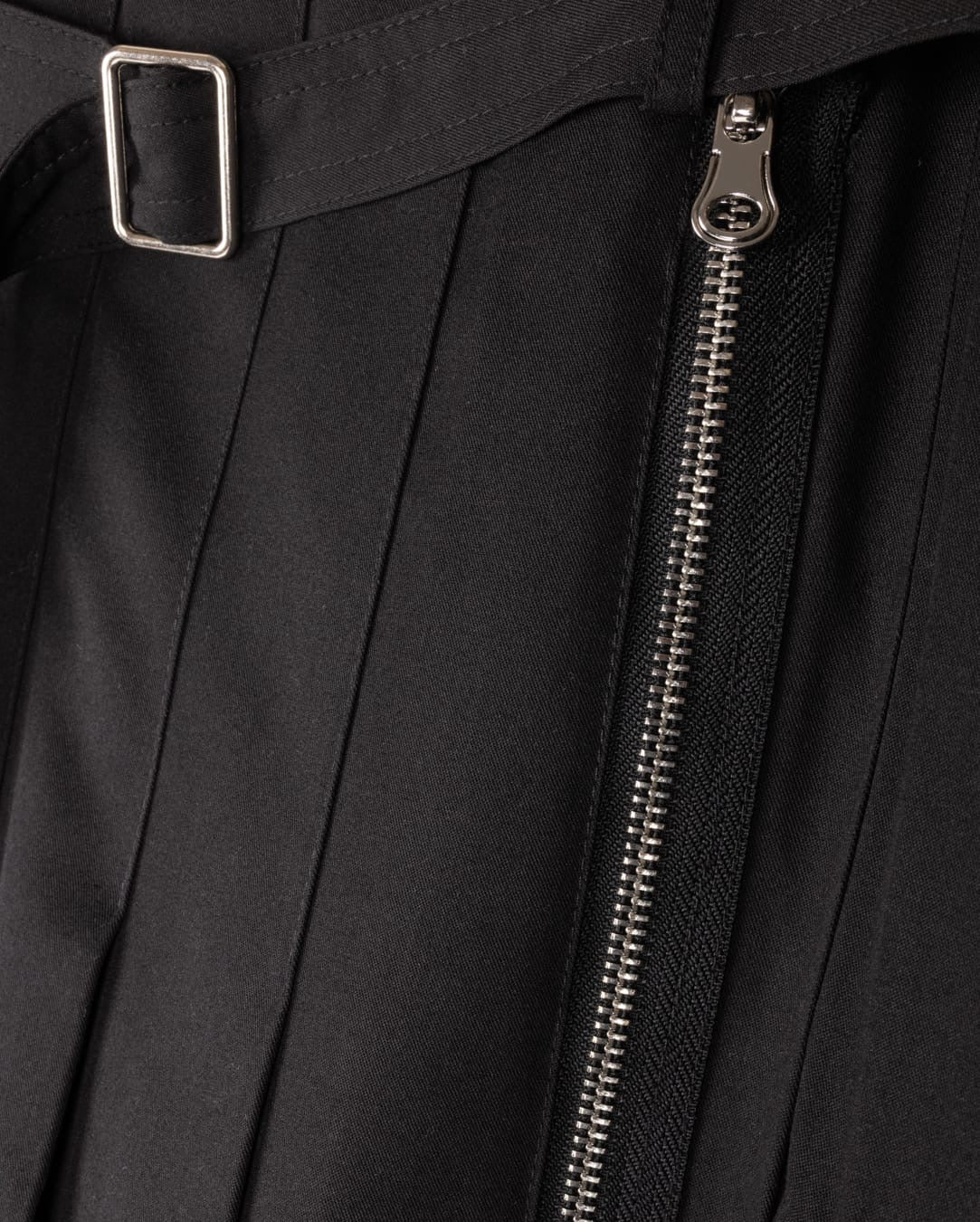 STORY PLEATED WRAP SKIRT-MIDI BLACK