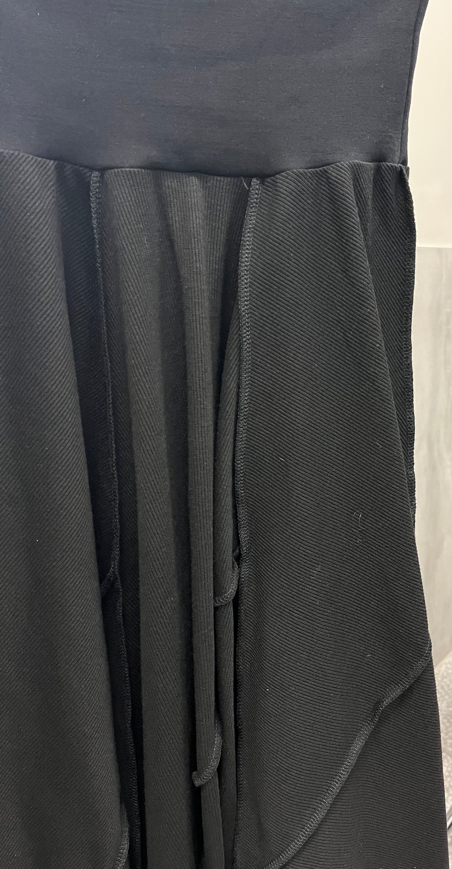 DOT GEOMETRIC RIBBED MIDI BLACK